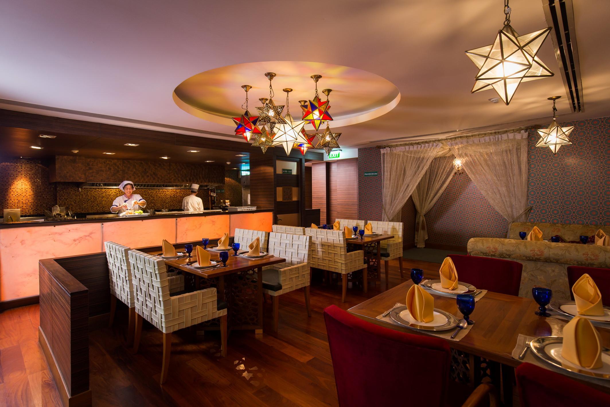 Hotel Ramada By Wyndham Bangkok Chaophya Park Exterior foto