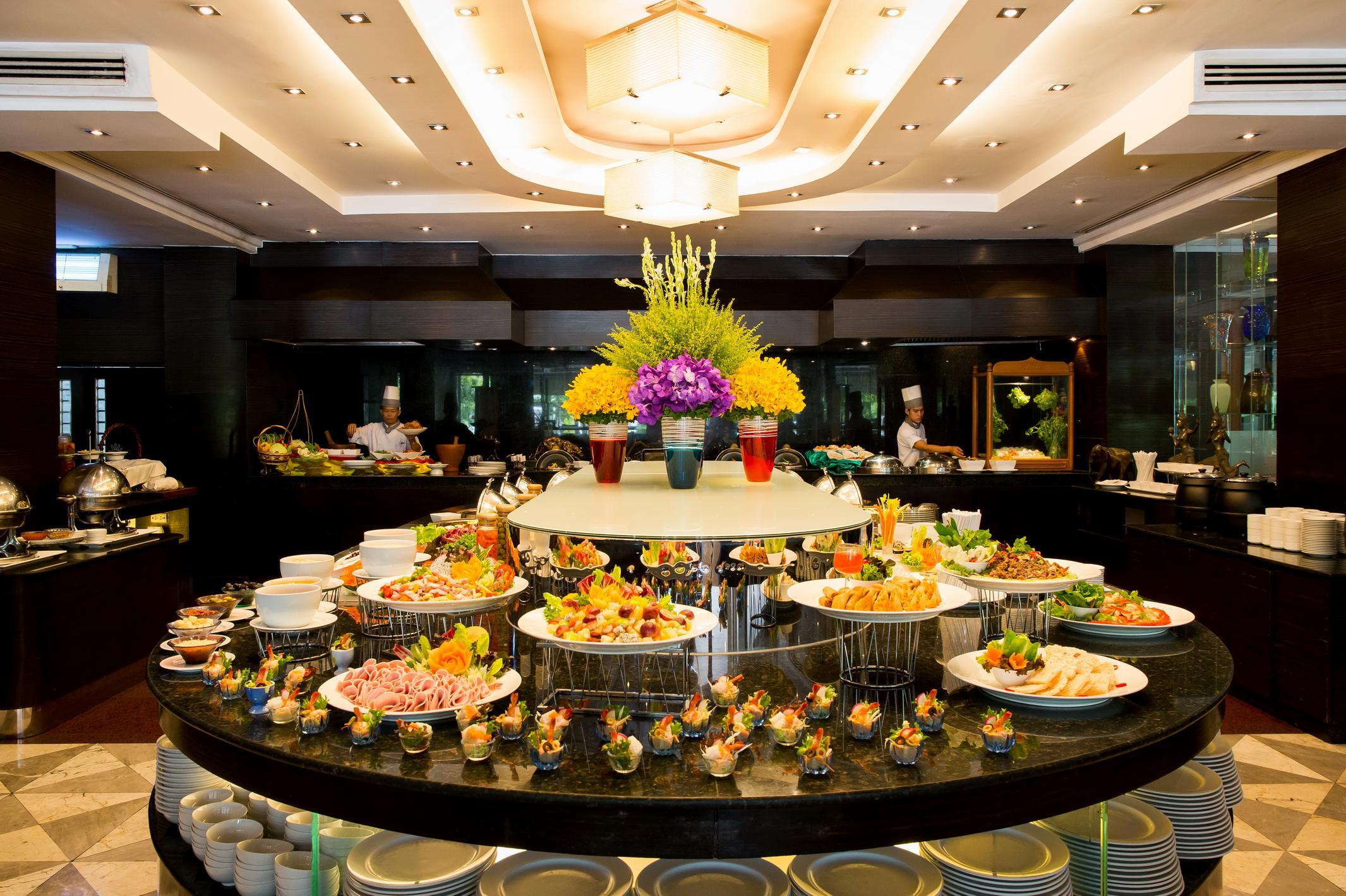 Hotel Ramada By Wyndham Bangkok Chaophya Park Exterior foto