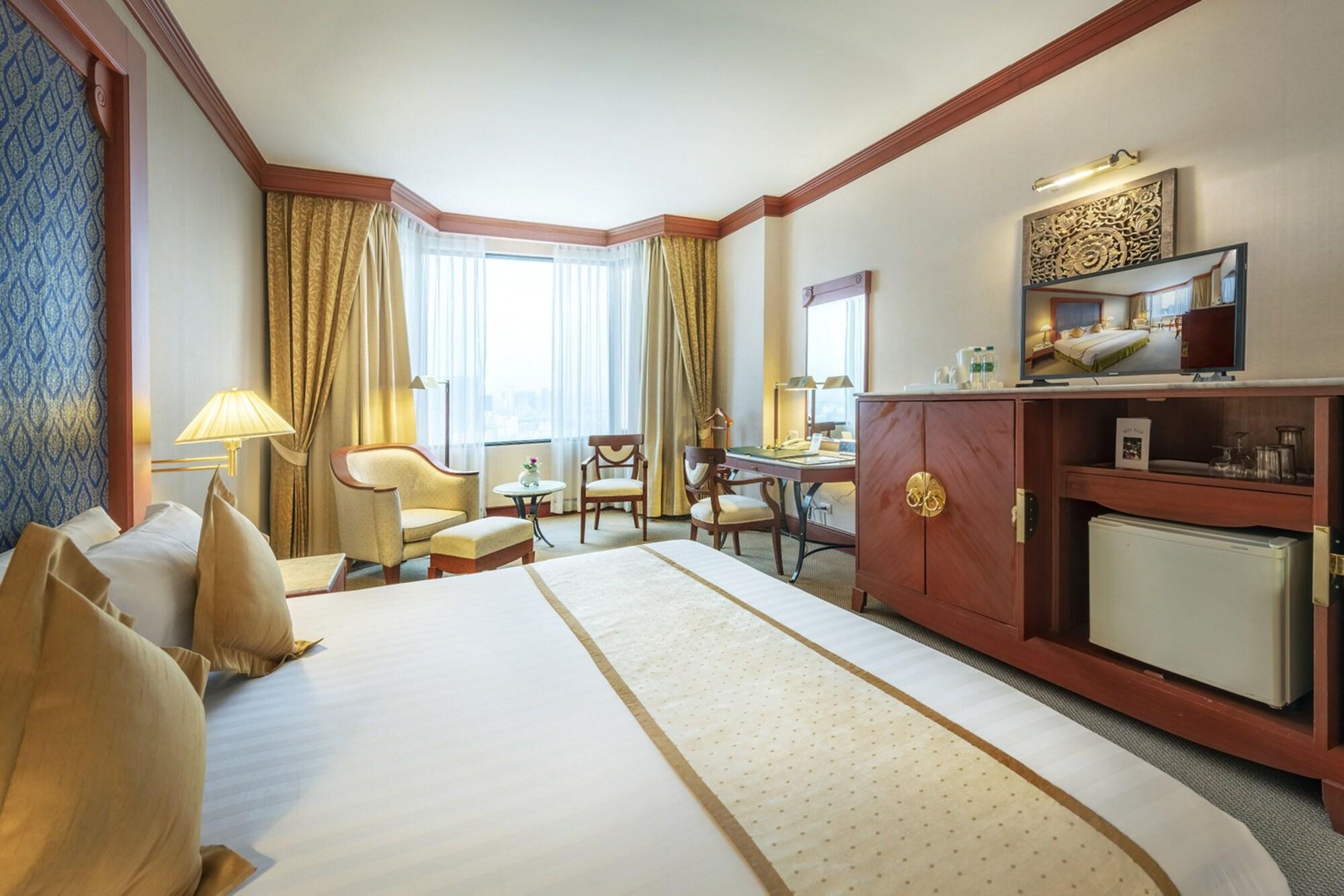Hotel Ramada By Wyndham Bangkok Chaophya Park Exterior foto