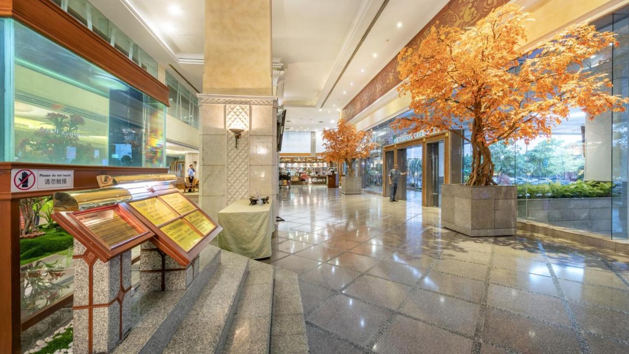 Hotel Ramada By Wyndham Bangkok Chaophya Park Exterior foto